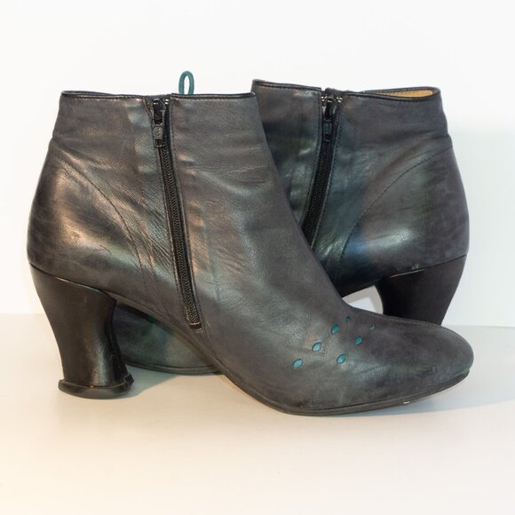 JOHN FLUEVOG Enchanting Noir Black Heeled Ankle Boot NIB - Picture 3 of 5